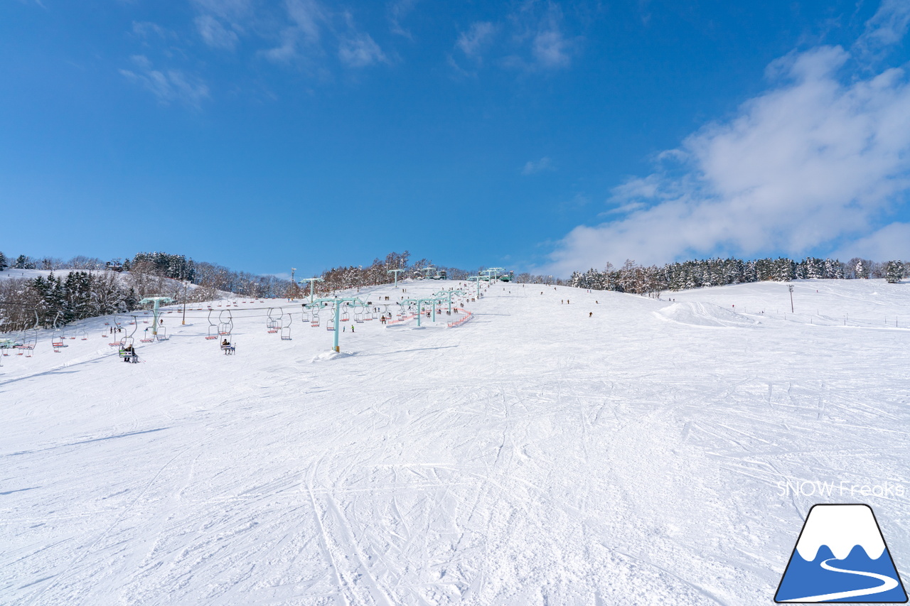 岩見沢萩の山市民スキー場｜ペアリフト４本運行で輸送能力良好！初級者から上級者まで楽しめる超ワイドゲレンデ(^^)/